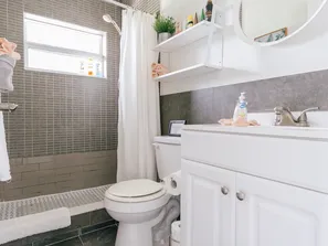 1 - Secluded Villa Bathroom